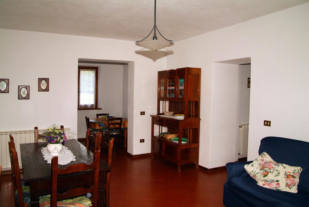 Agriturismo Tramonti Castiglione di Garfagnana Szoba fotó